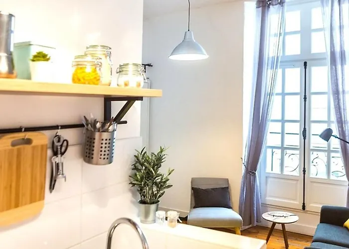 Apartmán L'impressionniste-charme De L'ancien-hypercentre Nantes